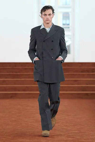 Look 23